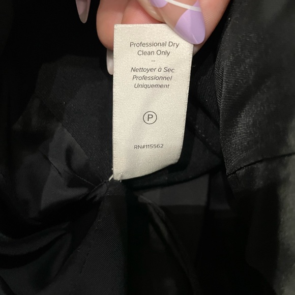 Cinq à Sept ‘Angelina’ Blazer - 2 - Picture 7 of 7